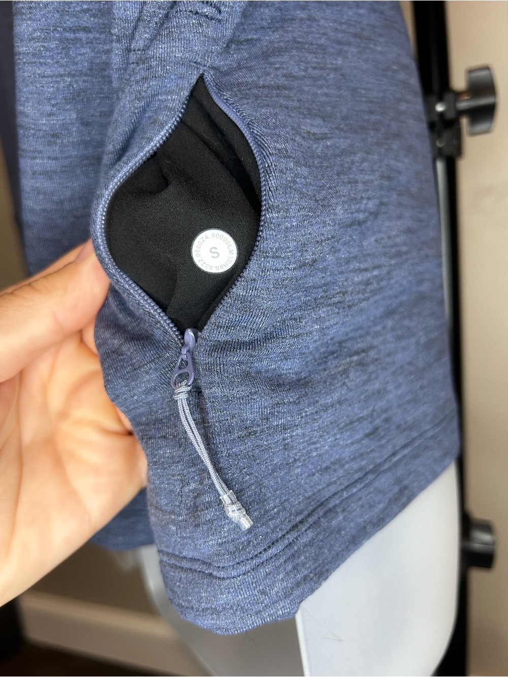 Men's Lululemon surge Half-Zip size small gym workout running top - Picture 4 of 4